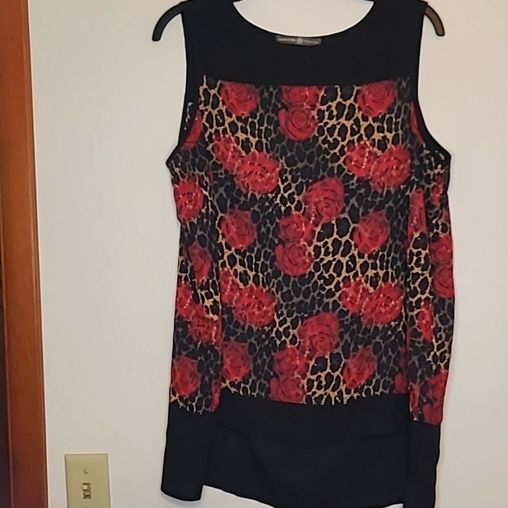Signature Collection red & black floral sleeveless blouse XL
